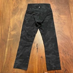 Lululemon Wunder Train High-Rise Crop 21" Sz 4